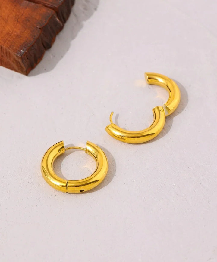 Gold plated essential hoop earrings