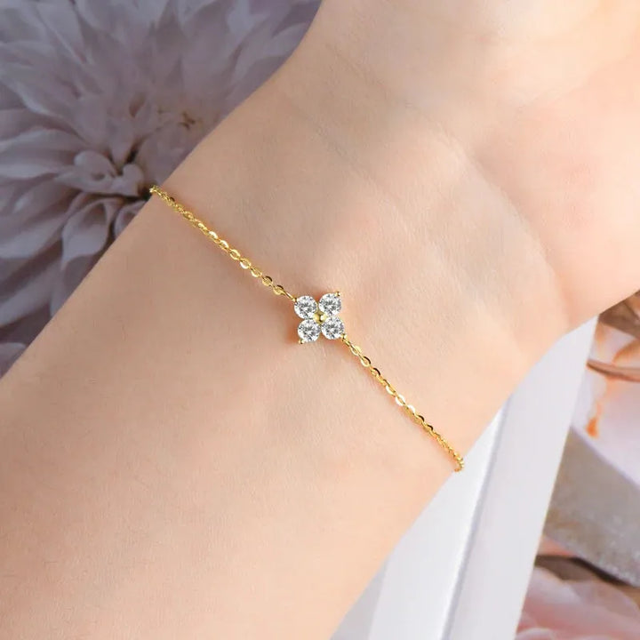 Gold plated sterling silver elegant four-leaf moissanite bracelet