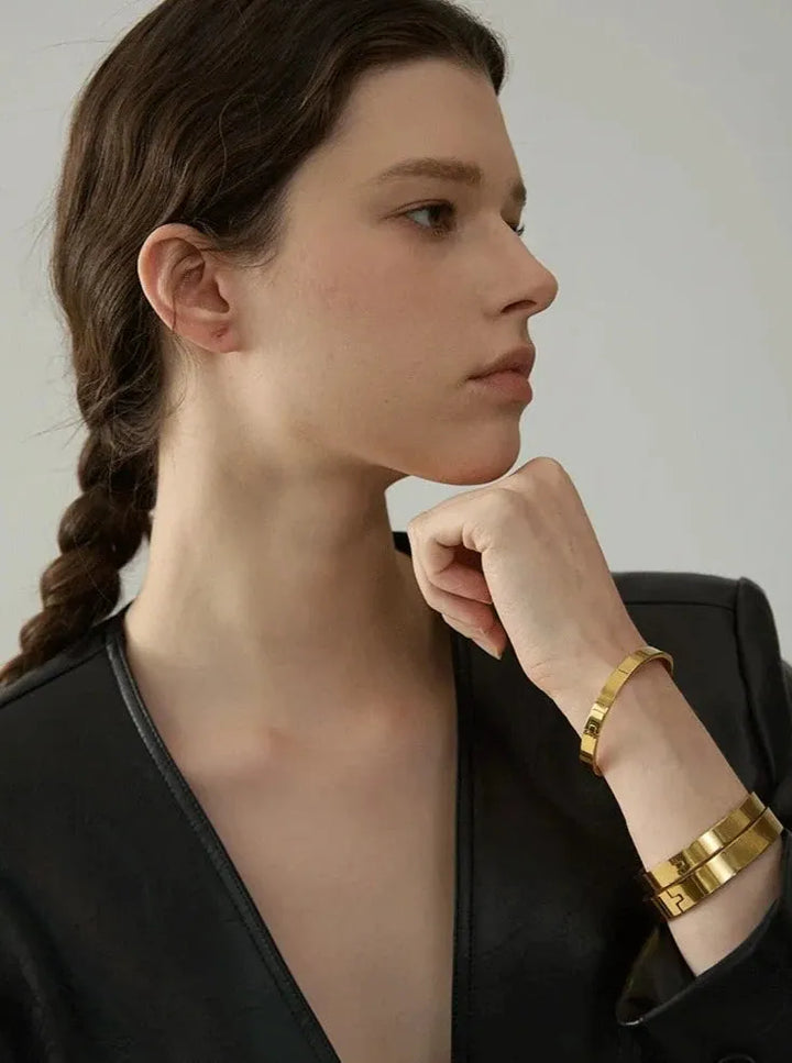 Simple wide fashion bracelet bangle