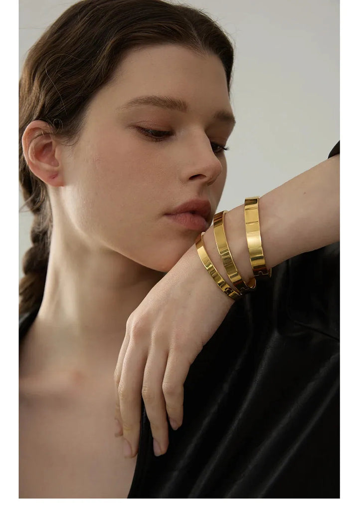 Simple wide fashion bracelet bangle